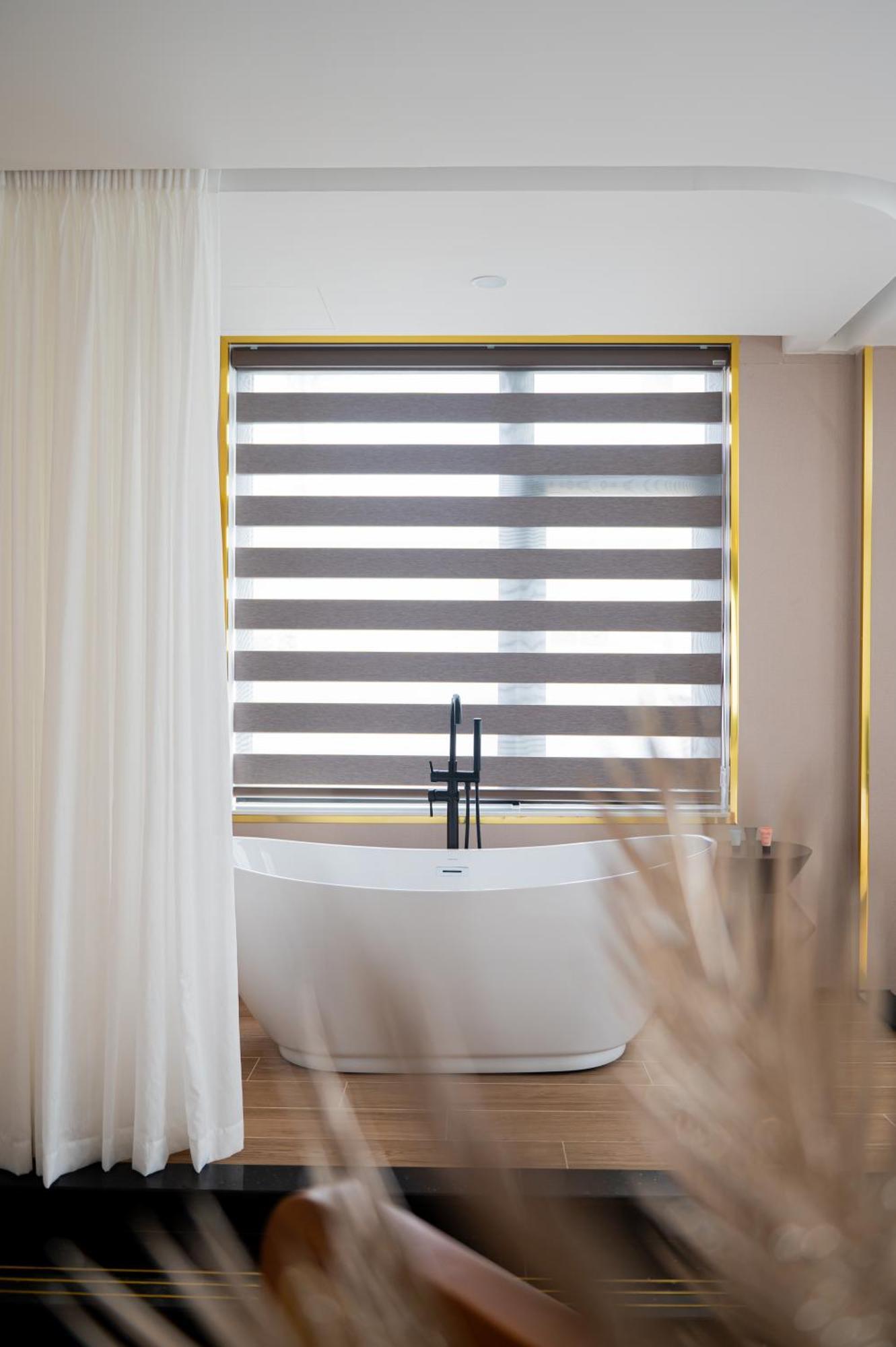 Pama Boutique Hotel & Bistro Дананг Екстериор снимка